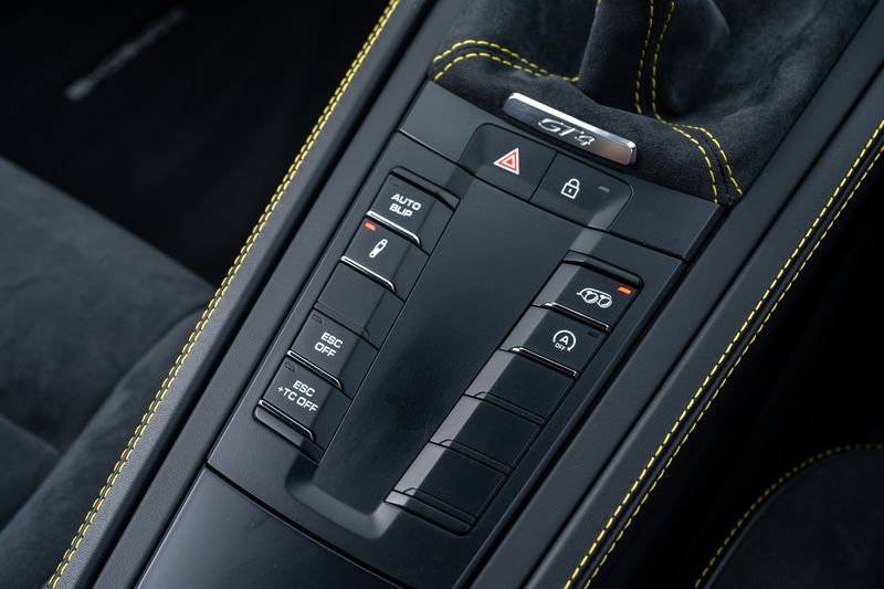 Porsche 718 Cayman 4.0 GT4 (Manual)