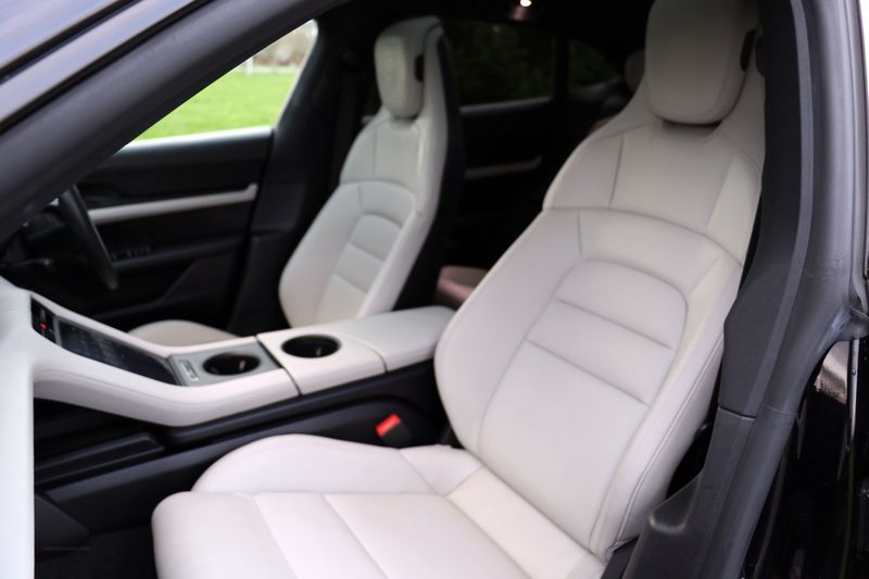 Porsche Taycan 4 Cross Turismo