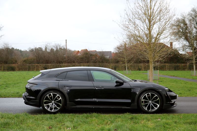 Porsche Taycan 4 Cross Turismo