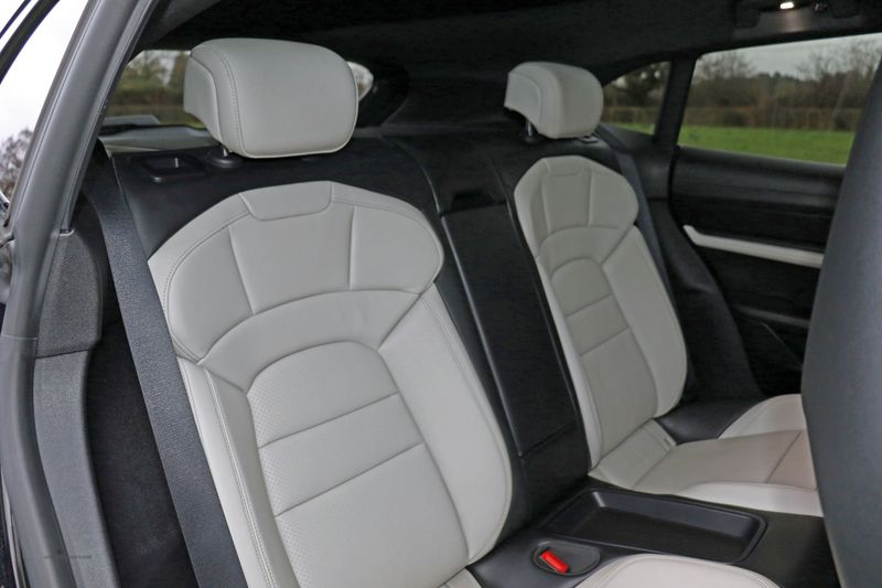 Porsche Taycan 4 Cross Turismo