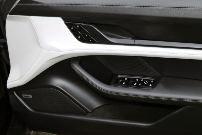 Porsche Taycan 4 Cross Turismo