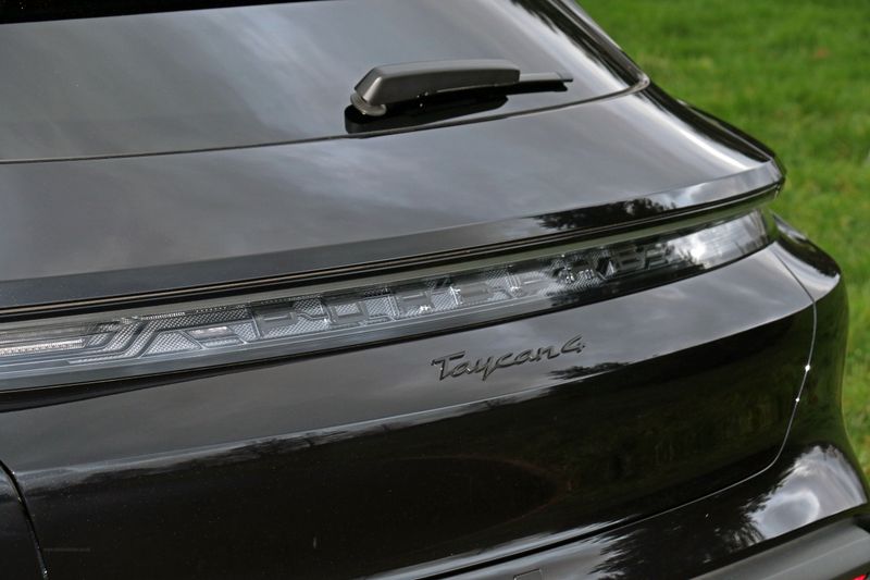 Porsche Taycan 4 Cross Turismo