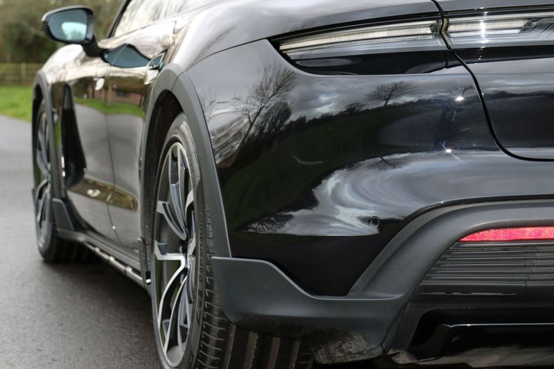 Porsche Taycan 4 Cross Turismo