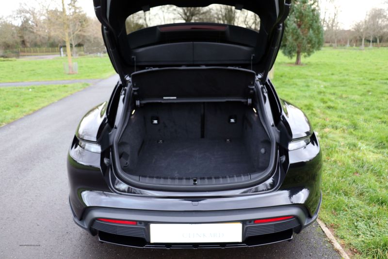 Porsche Taycan 4 Cross Turismo