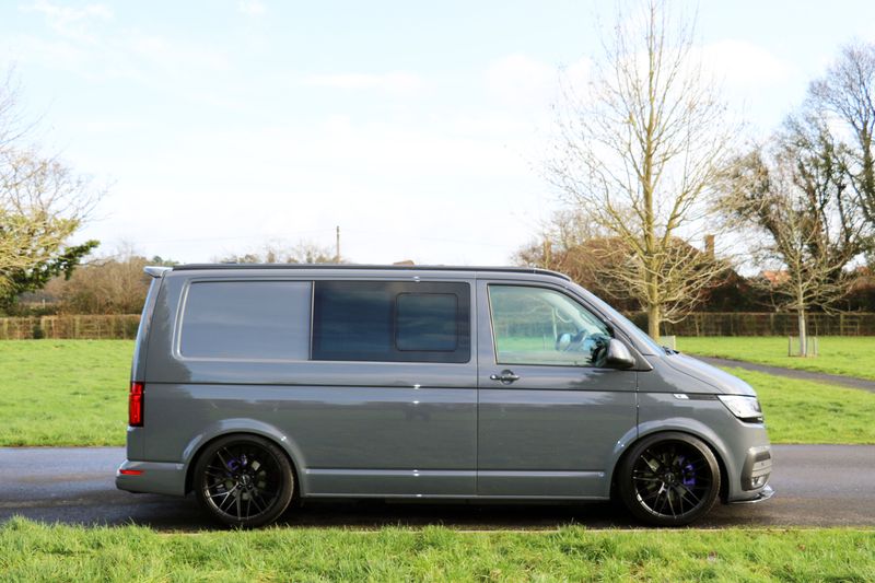 Volkswagen Transporter T6.1 T32 Highline 2.0 TDi DSG HVR Customs Conversion 4 berth