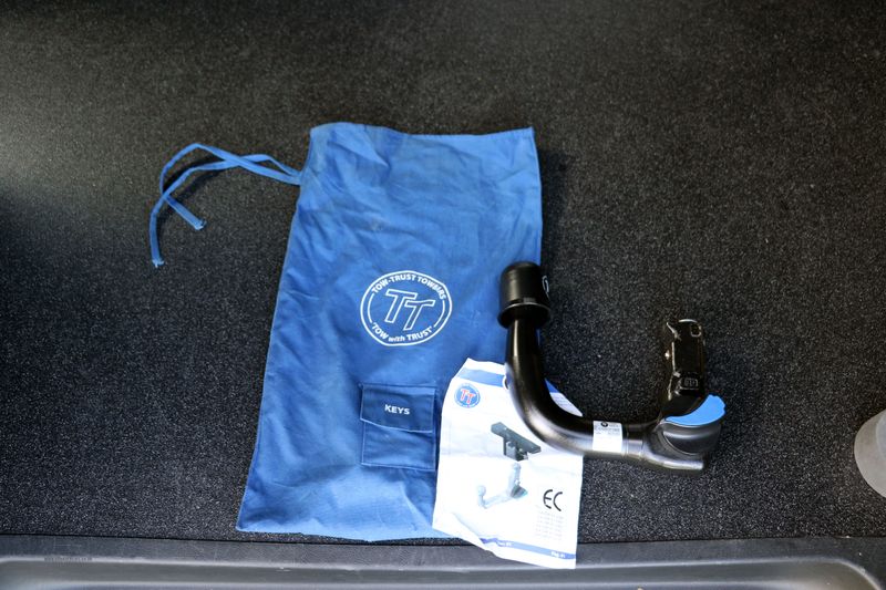 Volkswagen Transporter T6.1 T32 Highline 2.0 TDi DSG HVR Customs Conversion 4 berth