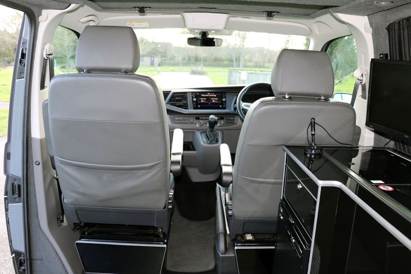 Volkswagen Transporter T6.1 T32 Highline 2.0 TDi DSG HVR Customs Conversion 4 berth