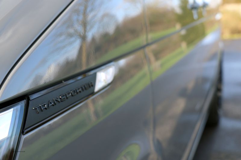 Volkswagen Transporter T6.1 T32 Highline 2.0 TDi DSG HVR Customs Conversion 4 berth