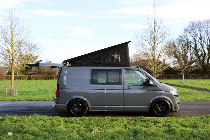 Volkswagen Transporter T6.1 T32 Highline 2.0 TDi DSG HVR Customs Conversion 4 berth