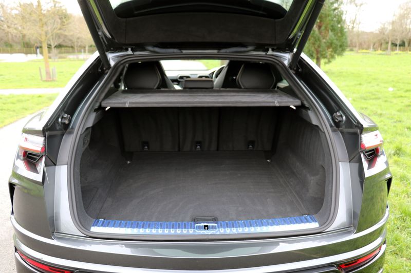 Lamborghini Urus V8 Auto