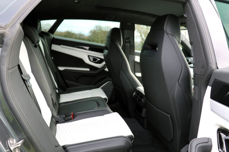 Lamborghini Urus V8 Auto