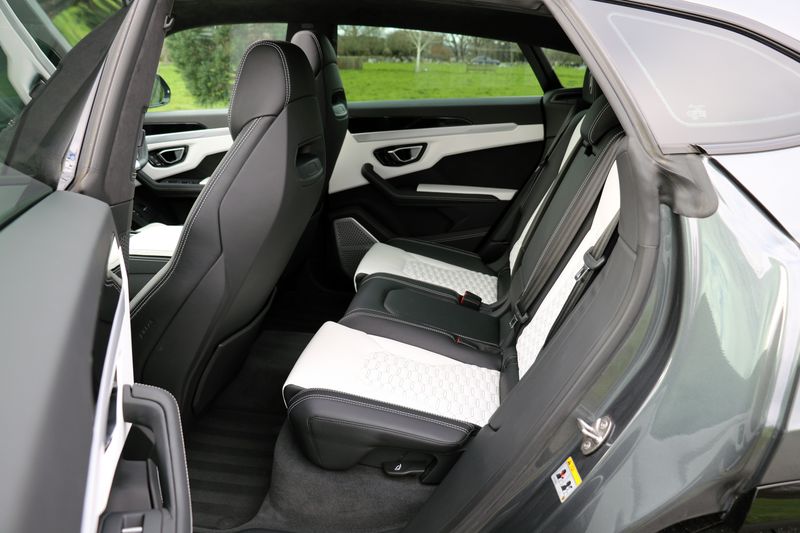 Lamborghini Urus V8 Auto