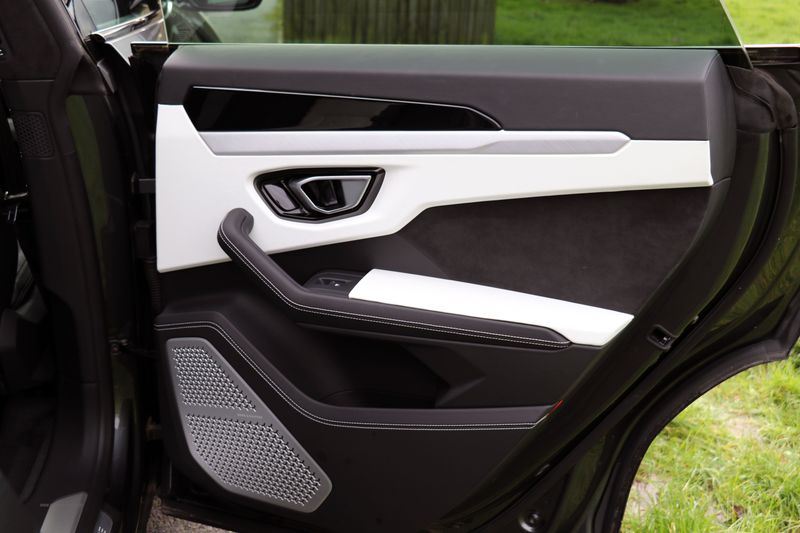 Lamborghini Urus V8 Auto