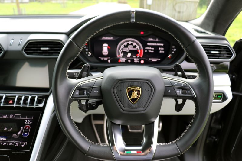 Lamborghini Urus V8 Auto