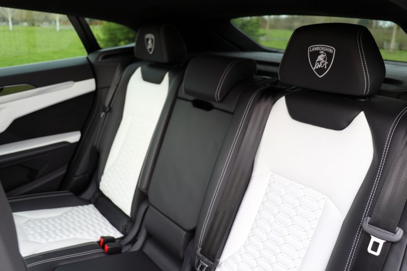 Lamborghini Urus V8 Auto