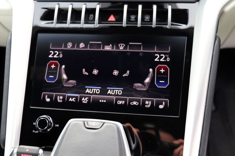 Lamborghini Urus V8 Auto