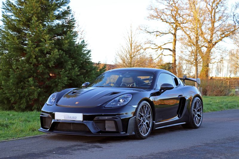 Porsche Cayman 718 GT4RS Weissach