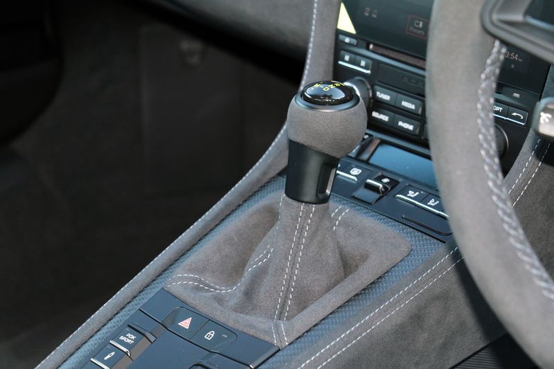 Porsche Cayman 718 GT4RS Weissach