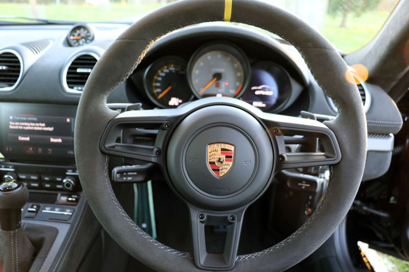 Porsche Cayman 718 GT4RS Weissach