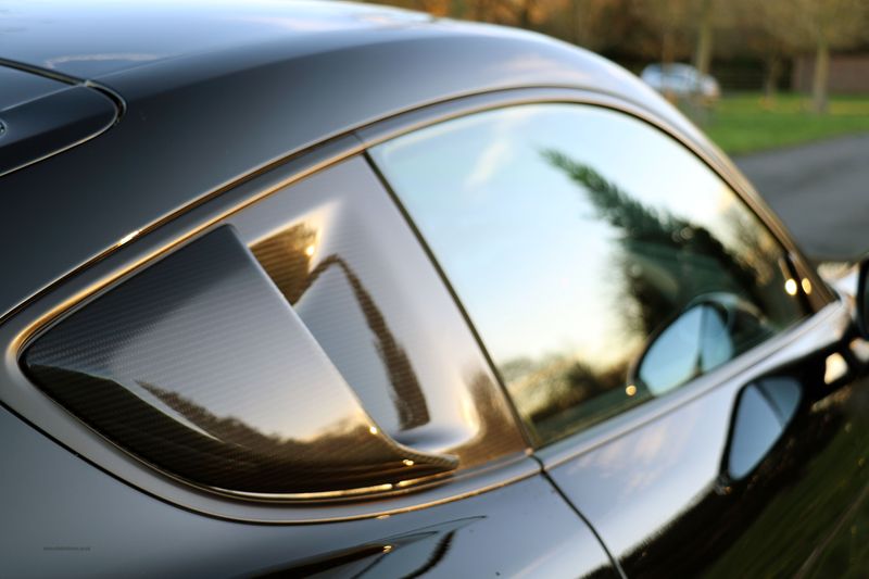 Porsche Cayman 718 GT4RS Weissach