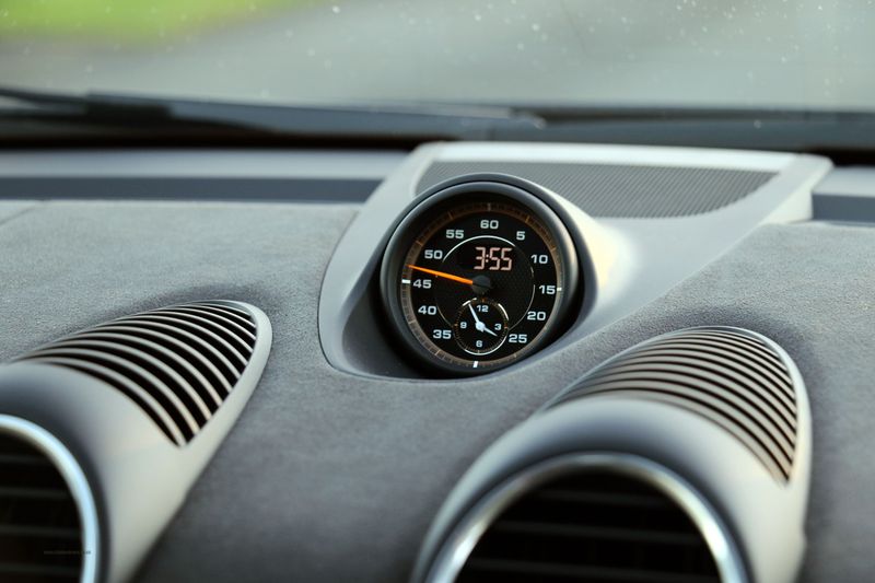 Porsche Cayman 718 GT4RS Weissach