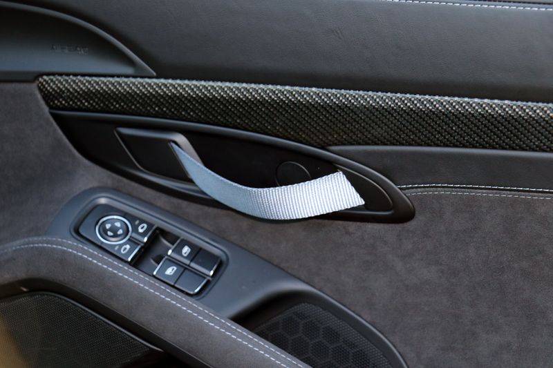 Porsche Cayman 718 GT4RS Weissach