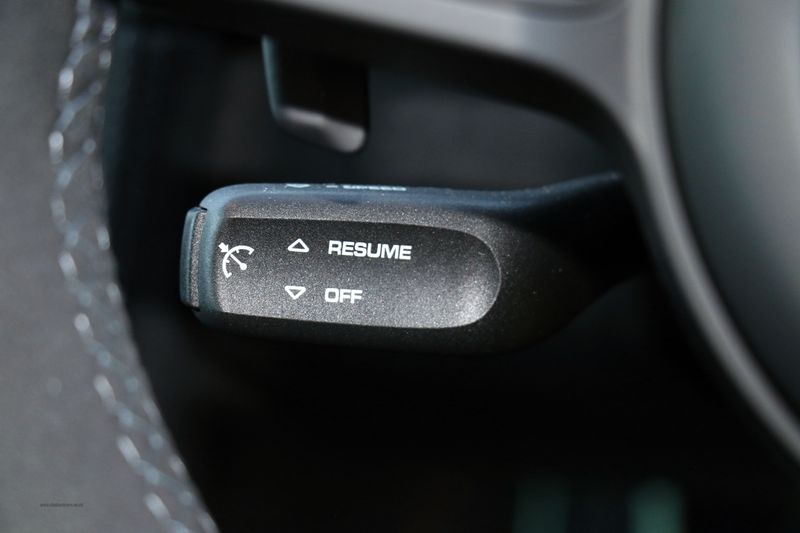 Porsche Cayman 718 GT4RS Weissach