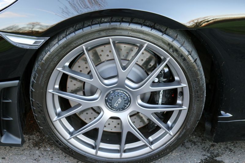 Porsche Cayman 718 GT4RS Weissach