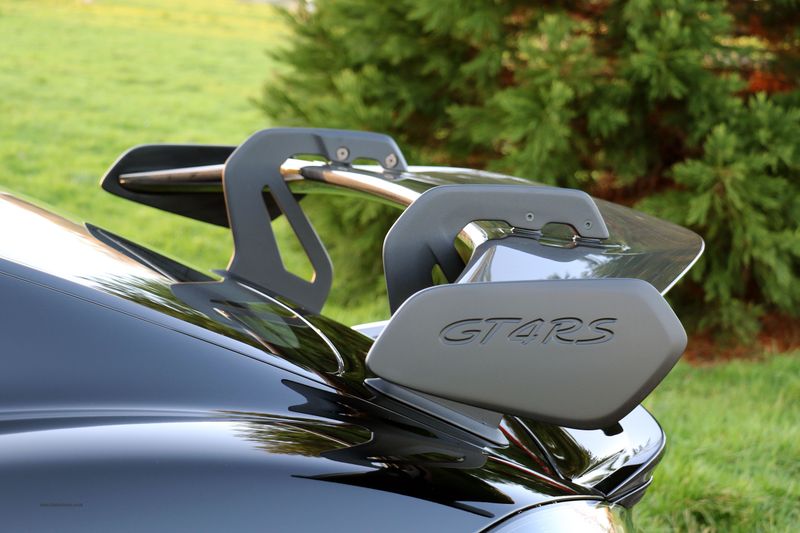 Porsche Cayman 718 GT4RS Weissach