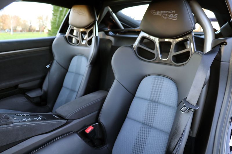 Porsche Cayman 718 GT4RS Weissach