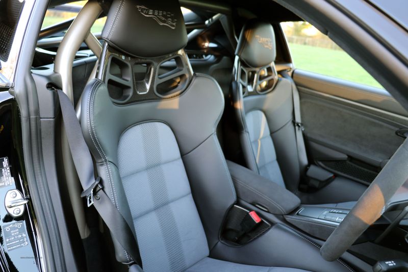 Porsche Cayman 718 GT4RS Weissach