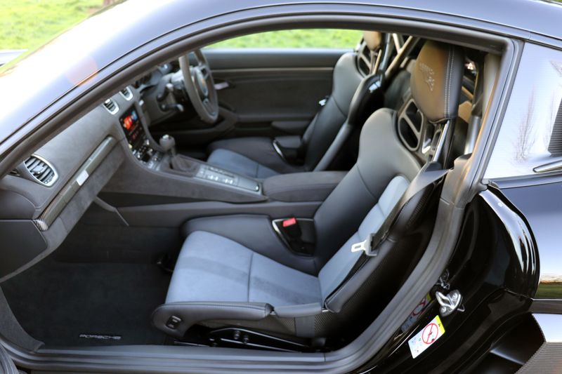 Porsche Cayman 718 GT4RS Weissach