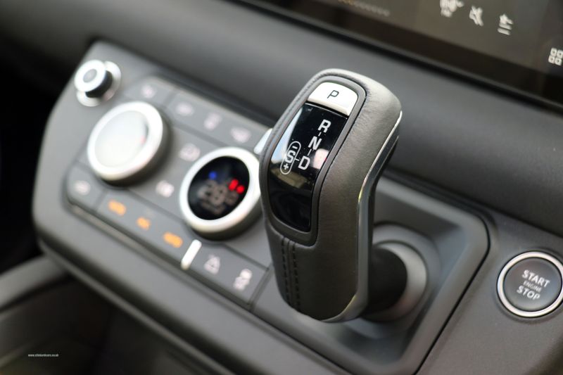 Landrover Defender 110 D250 3.0 AWD X-Dynamic S