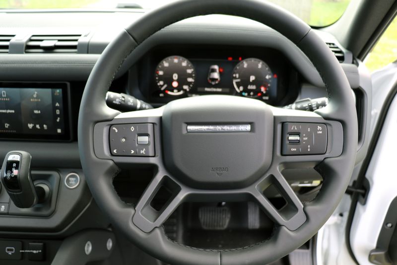 Landrover Defender 110 D250 3.0 AWD X-Dynamic S