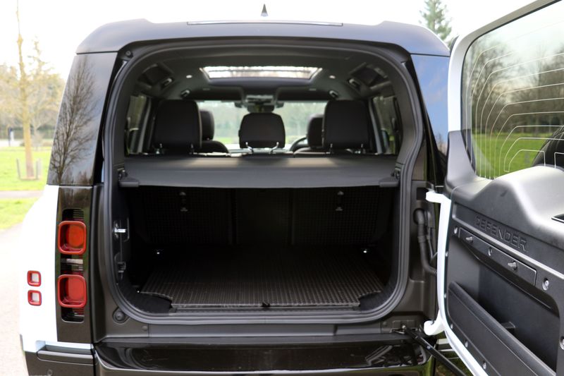 Landrover Defender 110 D250 3.0 AWD X-Dynamic S