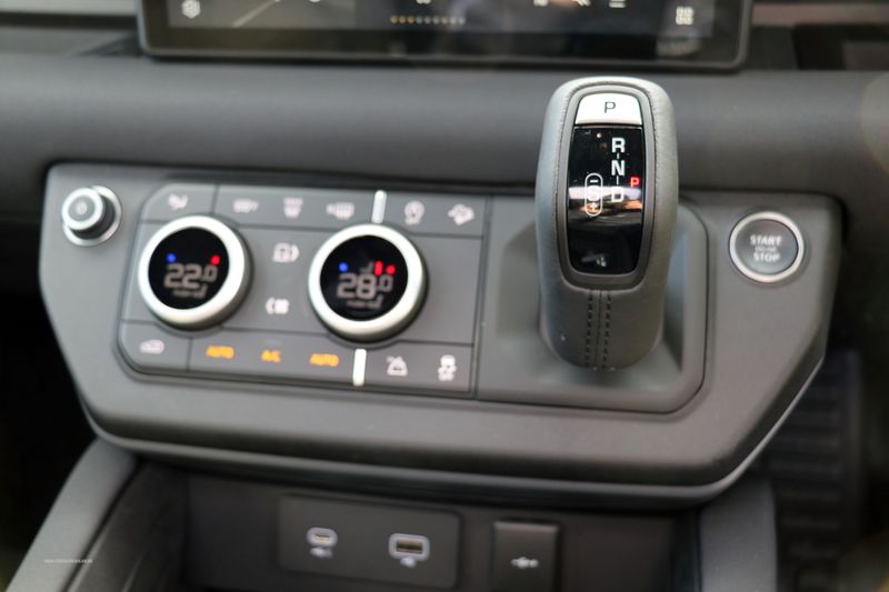 Landrover Defender 110 D250 3.0 AWD X-Dynamic S