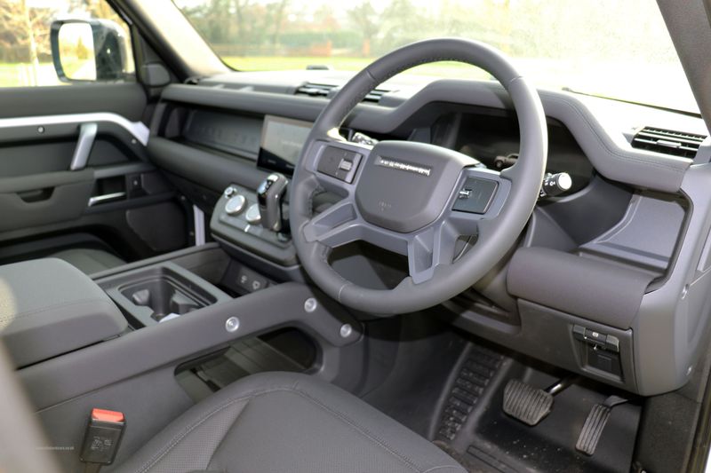 Landrover Defender 110 D250 3.0 AWD X-Dynamic S