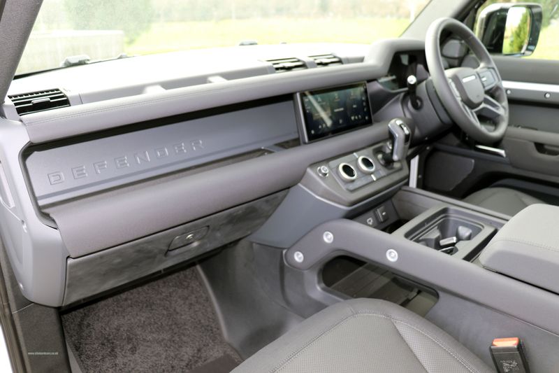 Landrover Defender 110 D250 3.0 AWD X-Dynamic S