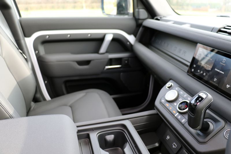 Landrover Defender 110 D250 3.0 AWD X-Dynamic S