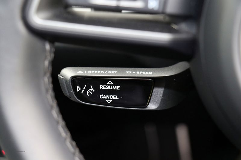 Porsche 992 Carrera PDK