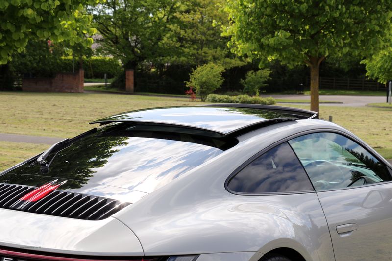 Porsche 992 Carrera PDK