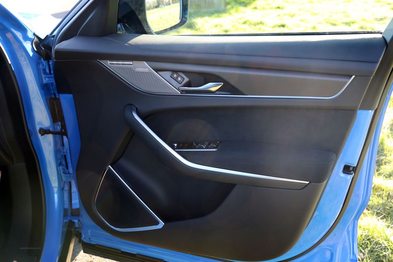 Jaguar F Pace 5.0 P550 SVR Quickshift
