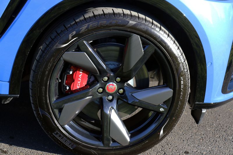 Jaguar F Pace 5.0 P550 SVR Quickshift