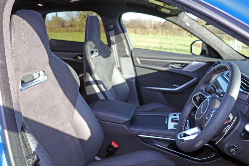Jaguar F Pace 5.0 P550 SVR Quickshift