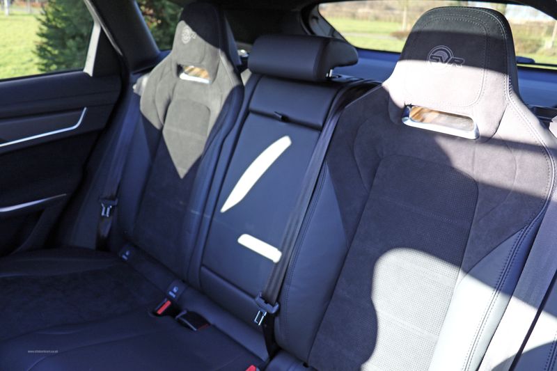 Jaguar F Pace 5.0 P550 SVR Quickshift