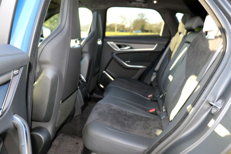 Jaguar F Pace 5.0 P550 SVR Quickshift