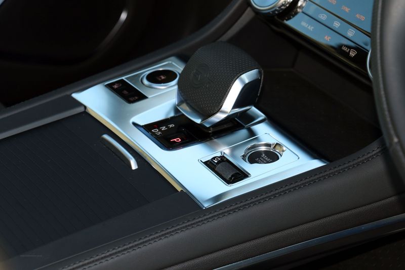 Jaguar F Pace 5.0 P550 SVR Quickshift