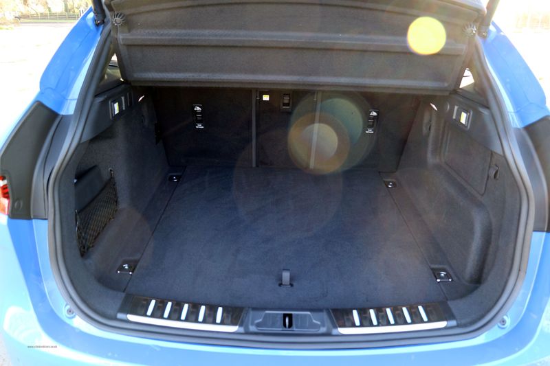 Jaguar F Pace 5.0 P550 SVR Quickshift