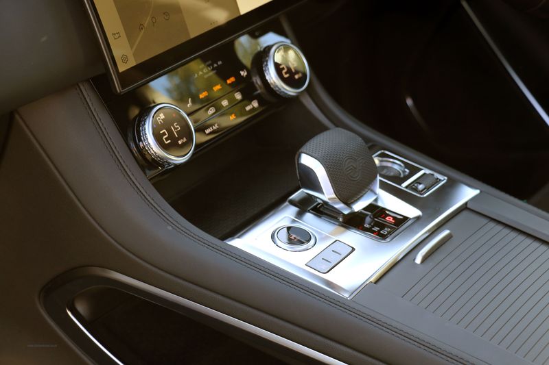 Jaguar F Pace 5.0 P550 SVR Quickshift