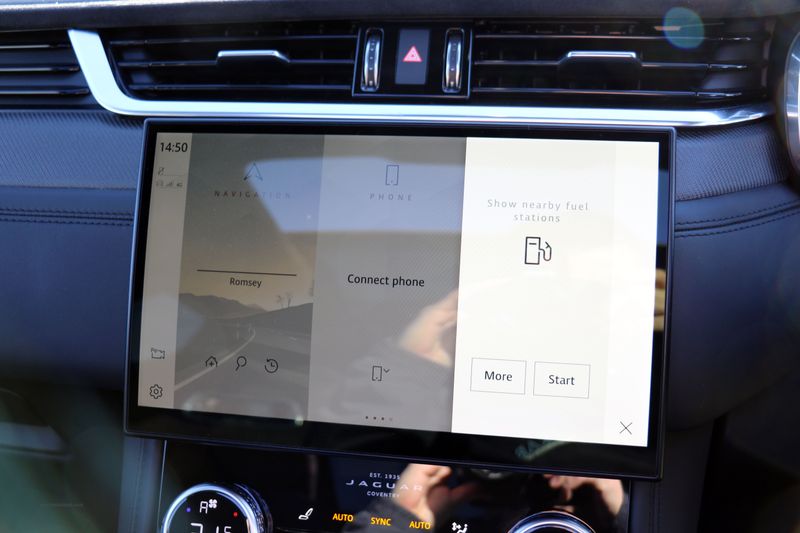 Jaguar F Pace 5.0 P550 SVR Quickshift